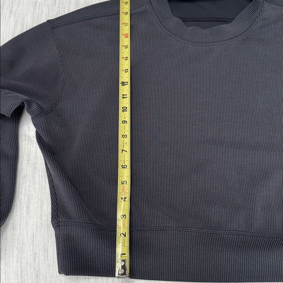 Lululemon Cropped Sweatshirt - Picture 6 of 6